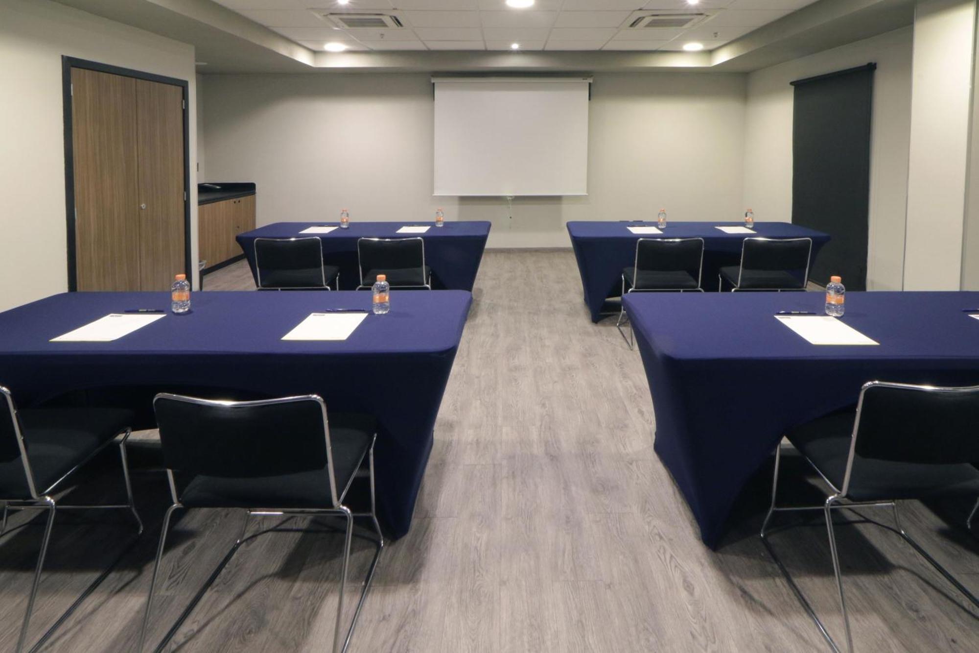 City Express Plus By Marriott Cali Colombia Exteriör bild