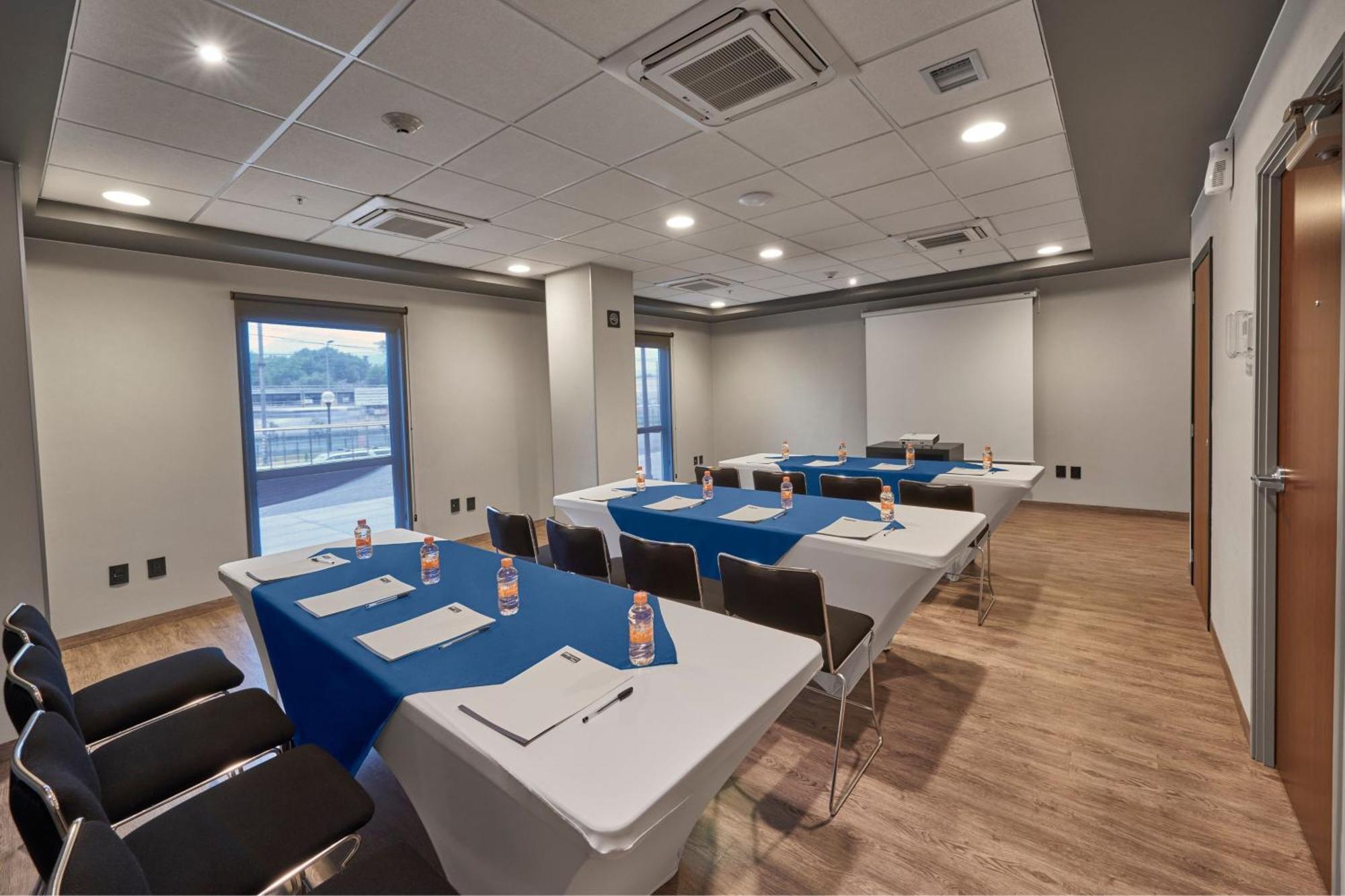 City Express Plus By Marriott Cali Colombia Exteriör bild