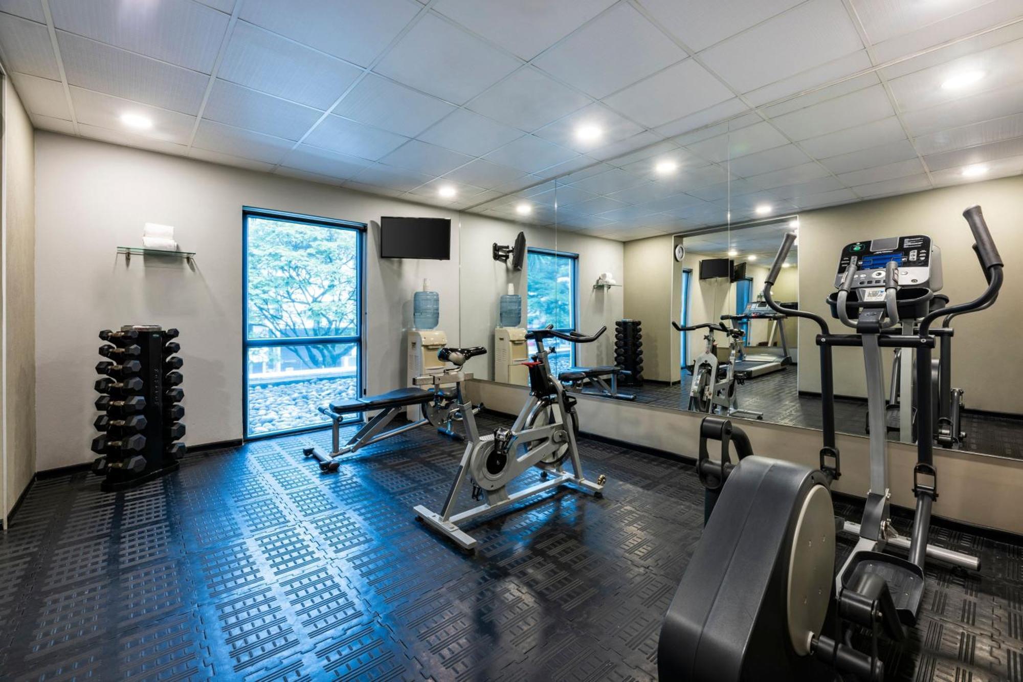 City Express Plus By Marriott Cali Colombia Exteriör bild