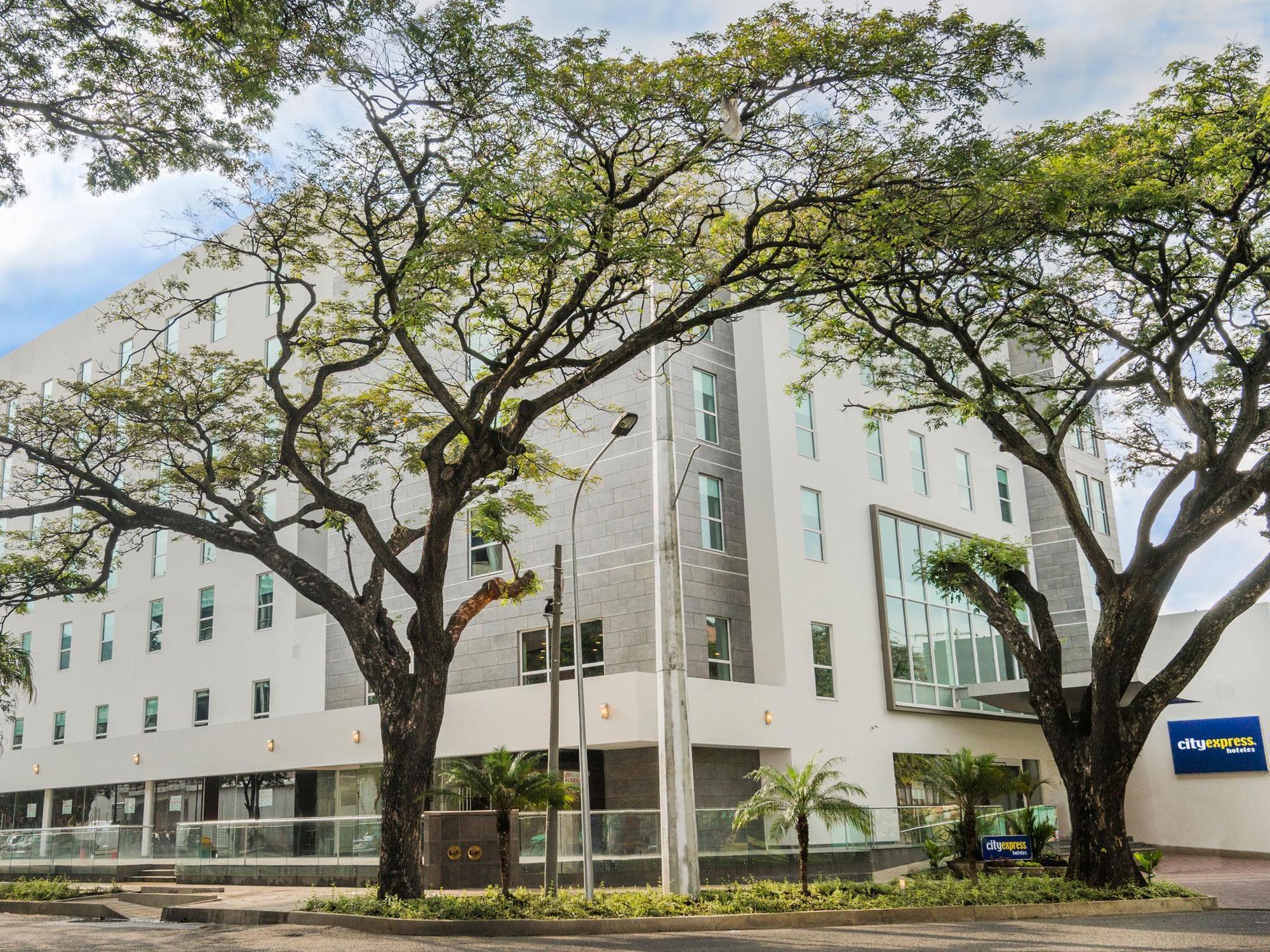 City Express Plus By Marriott Cali Colombia Exteriör bild